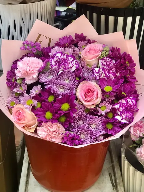 Ramo morado y rosa